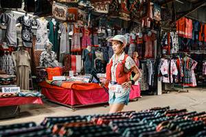 BIB: 
                            <button type="button" onclick="openModal(25557040)" class="btn btn-primary btn-sm float-right btn-popup" data-toggle="modal" data-target=".modal-high-quality">
                        <i class="fas fa-shopping-cart"></i> Add to Cart
                    </button>
                                            <button type="button" onclick="isThisMe(25557040, true)" class="btn btn-success btn-sm float-right btn-popup btn-isme hidden" data-toggle="tooltip" data-placement="bottom" title="นี่คือรูปของคุณใช่ไหม คลิกที่นี่เพื่อเอาเข้าอัลบั้ม">
                        <i class="fas fa-plus"></i> Add to album
                    </button>
                    <button type="button" onclick="isThisMe(25557040, false)" class="btn btn-warning btn-sm float-right btn-popup btn-isnotme hidden">
                        <i class="fas fa-ban"></i> Remove from album
                    </button>